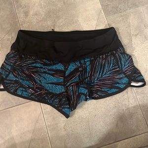 lululemon shorts size 4!!